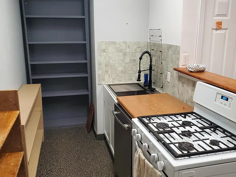 401 W Luverne St #2 — Photo 4