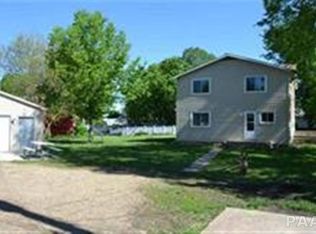 214 8th St, Lacon, IL 61540