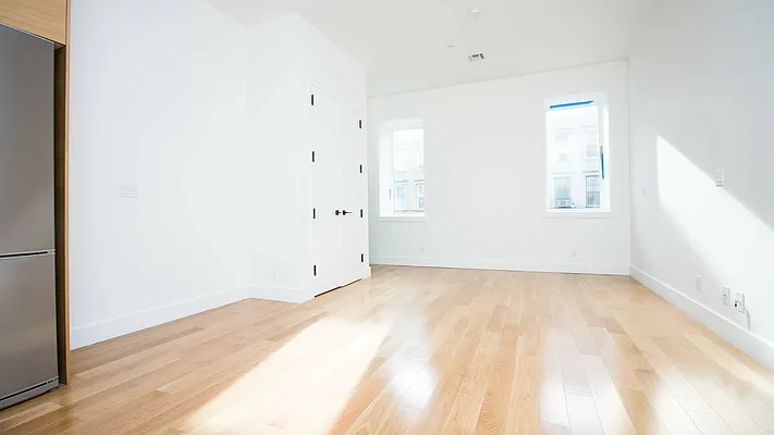 Rented by Nooklyn NYC LLC | media 44