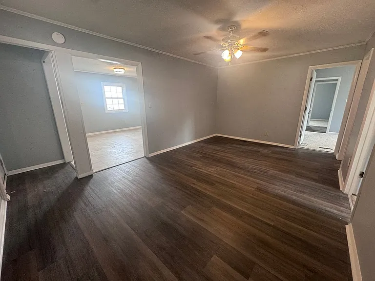 908 Rochester Dr — Photo 13