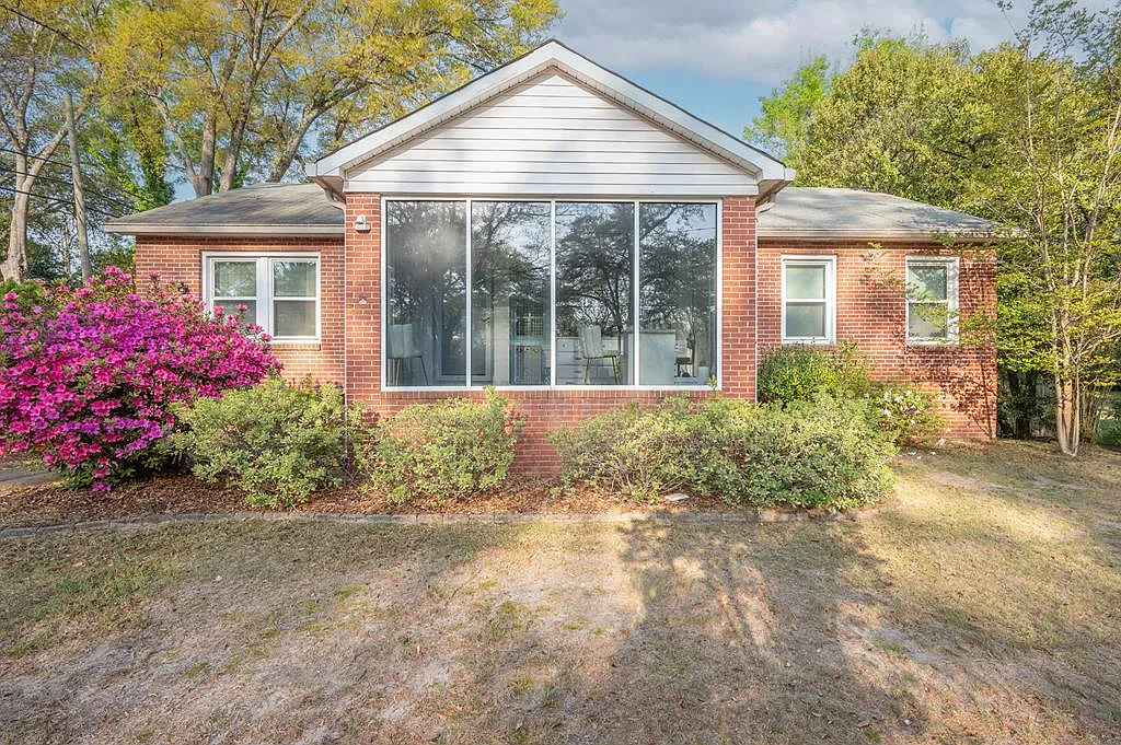 3901 Howard Ave photo 1