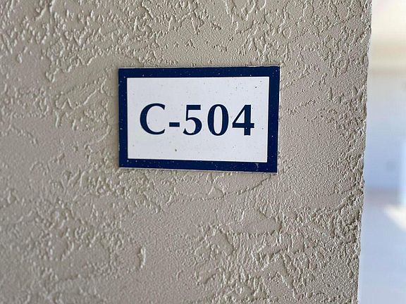3rd image of 606 Shorewood Dr
