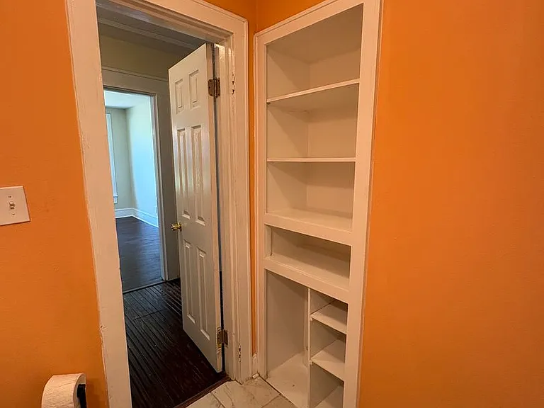 2134 Queens Hwy — Photo 17