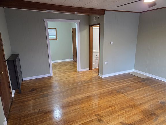 3rd image of 1009 S Alder St #1