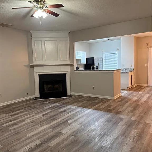 2766 Terrell Trace Dr — Photo 4