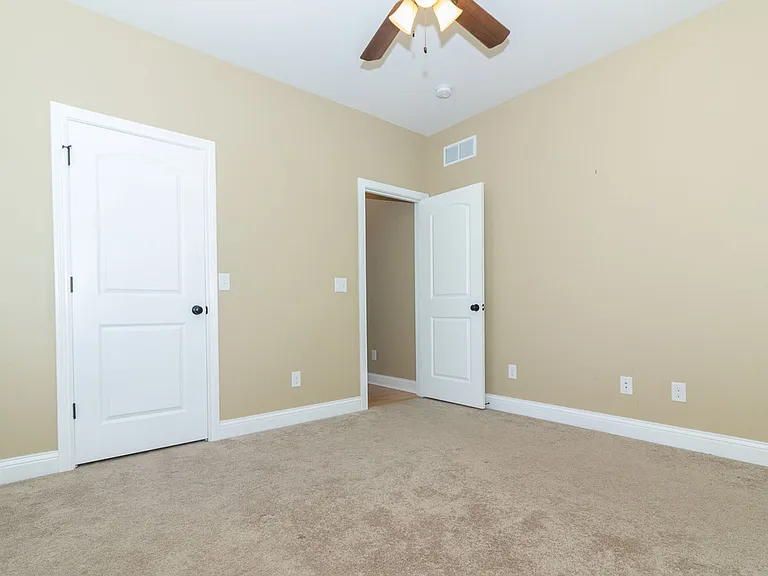 114 Lowball Ln — Photo 36