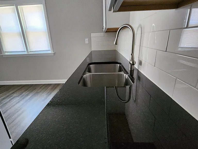 4133 Harrison St — Photo 13