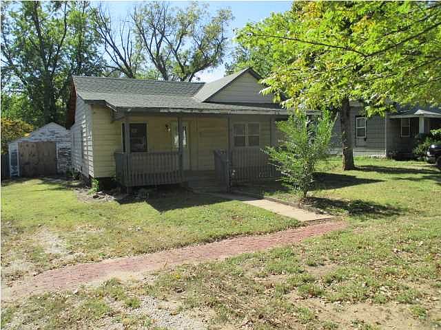 1st image of 912 W Harvey Ave