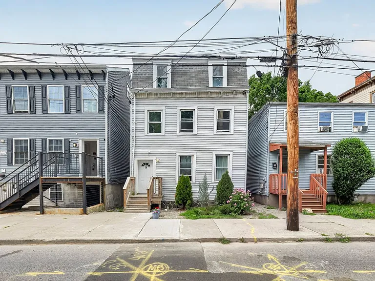 68 Catharine St #2 — Photo 1