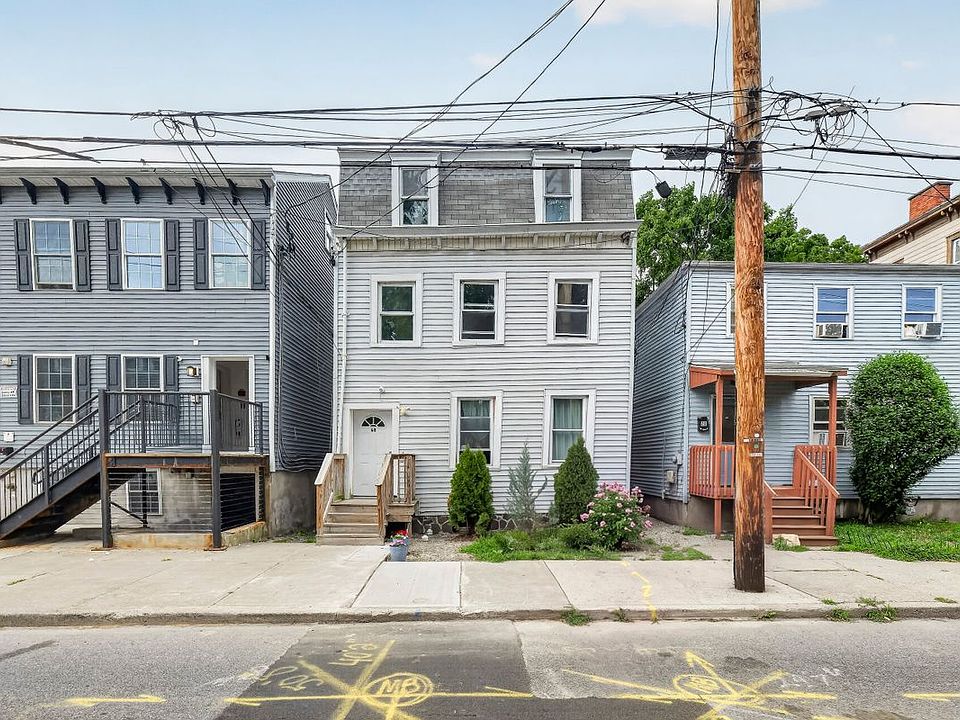1st image of 68 Catharine St APT 2