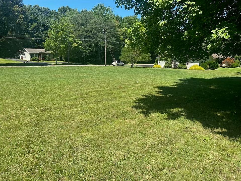 2nd image of 0 Meade Pl