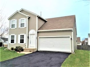 222 Churchill Ct, Round Lake Beach, IL