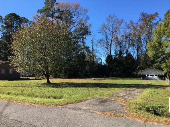 1863 Sumter St, Georgetown, SC 29440