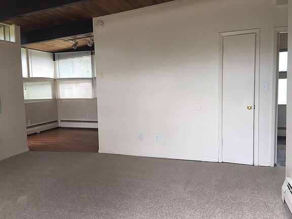 2nd image of 745 30th St APT 3