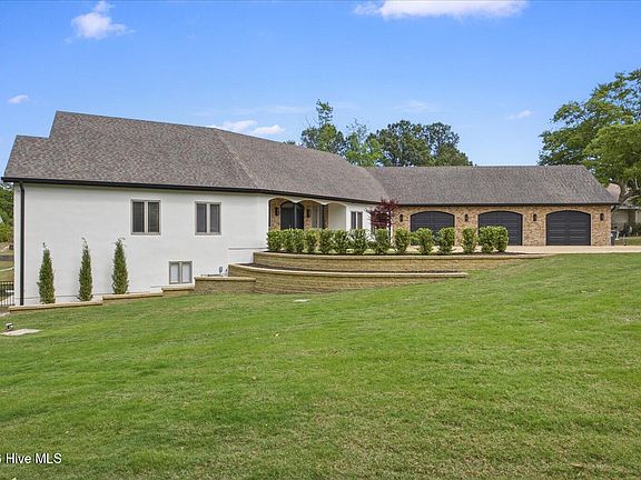 2nd image of 304 Gull Road
