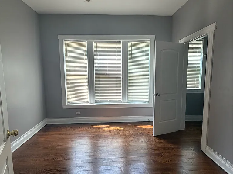 6926 S Parnell Ave #1 — Photo 5