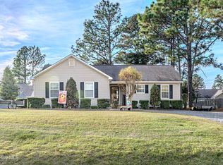 170 Pecan Ln, Aberdeen, NC 28315