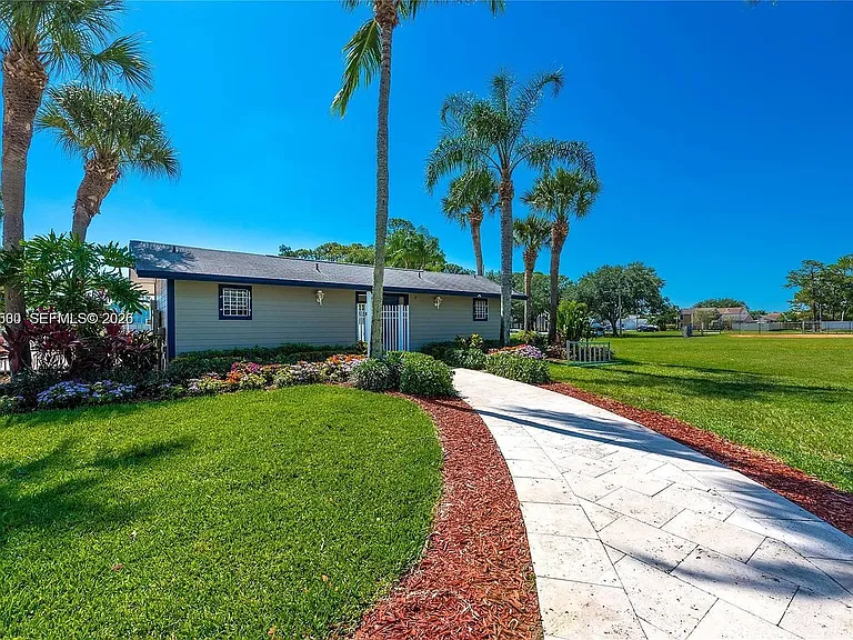 5800 Rambler Rose Way — Photo 32