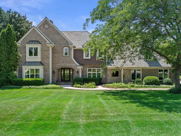10435 North Riverlake DRIVE, Mequon, WI 53092