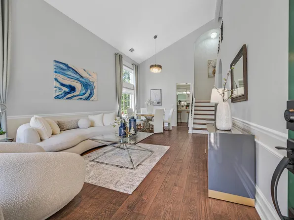 201 Summerfield Dr, Milpitas, CA 95035