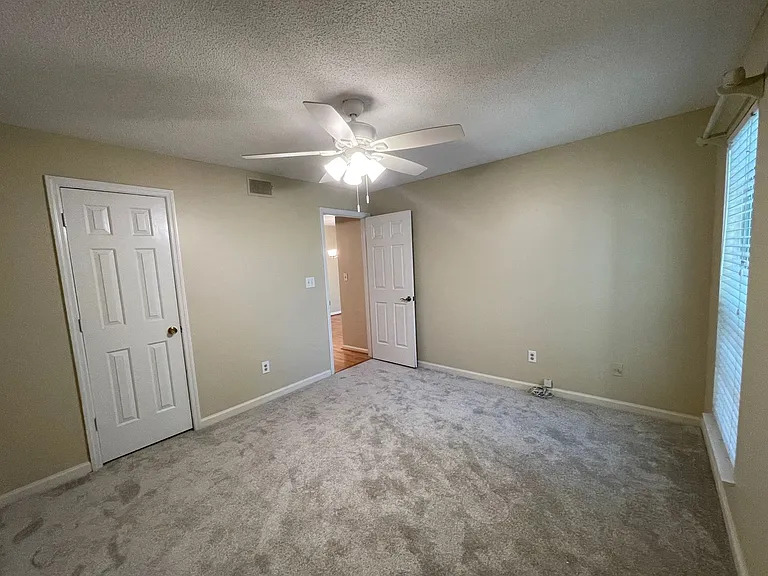 524 Granville Ct — Photo 13