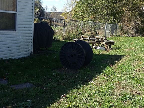 partial view of rear yard