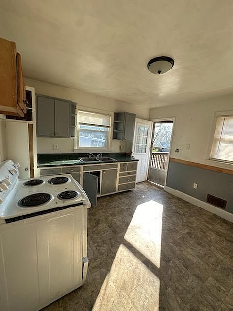 1st image of 953 Morehead Ave SE