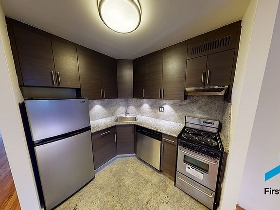 4th image of 50 Prince St APT 4C