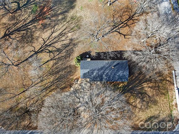 4th image of 1708 Emmanuel Church Rd