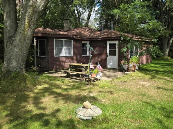 6429 Mabley Hill Rd, Fenton, MI 48430