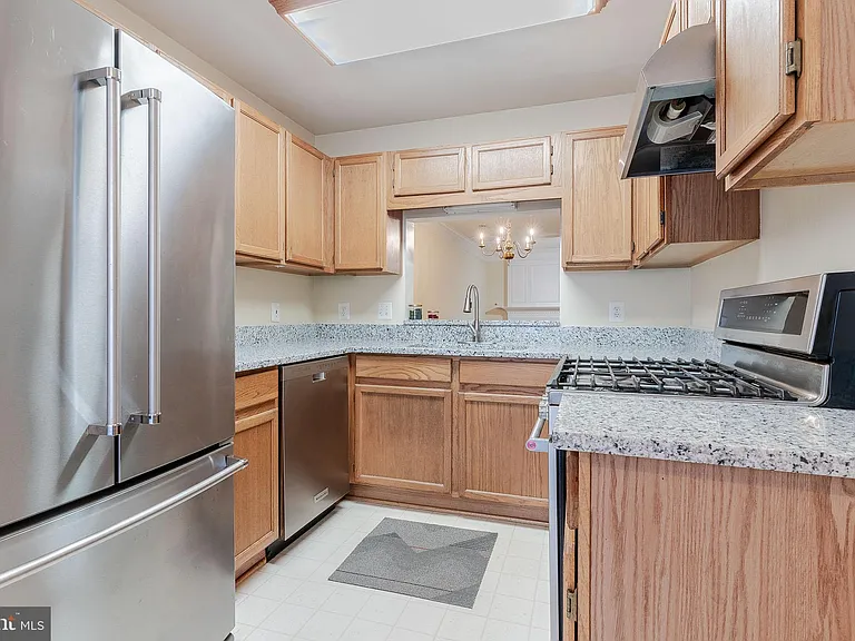 21773 Baldwin Sq — Photo 7