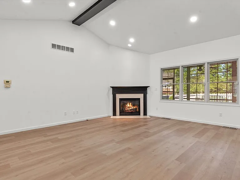 114 Heatherstone Dr #1 — Photo 7