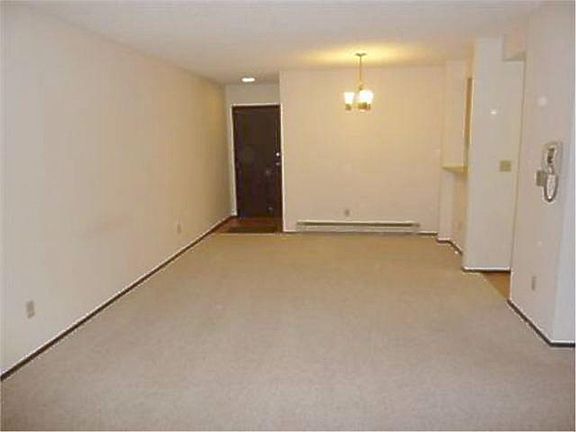 4th image of 14665 NE 34th St APT B3