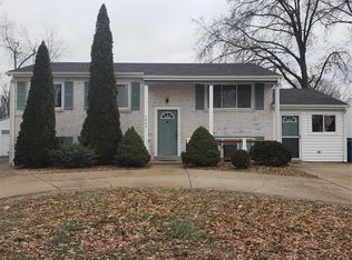 2864 Sugar Tree Ln, Maryland Heights, MO