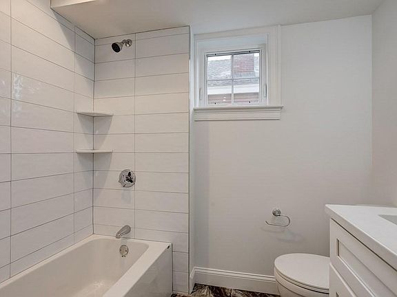 4th image of 4 Hardy St #2