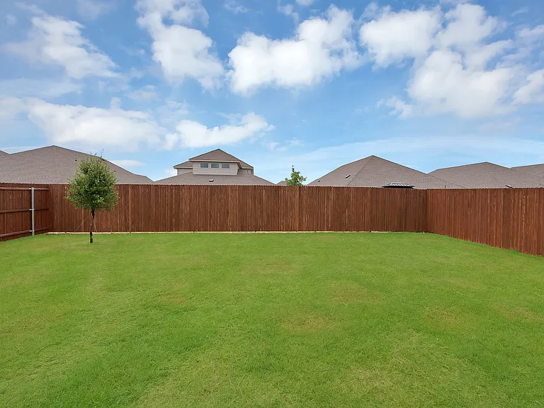 9720 Lariat Dr — Photo 24