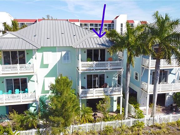 3rd image of 19136 Whispering Pines Dr