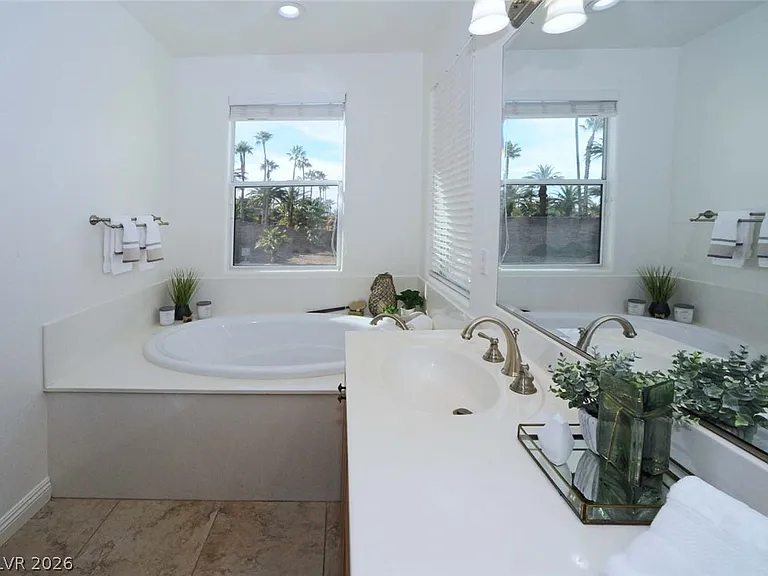 1020 Via Latina St — Photo 24