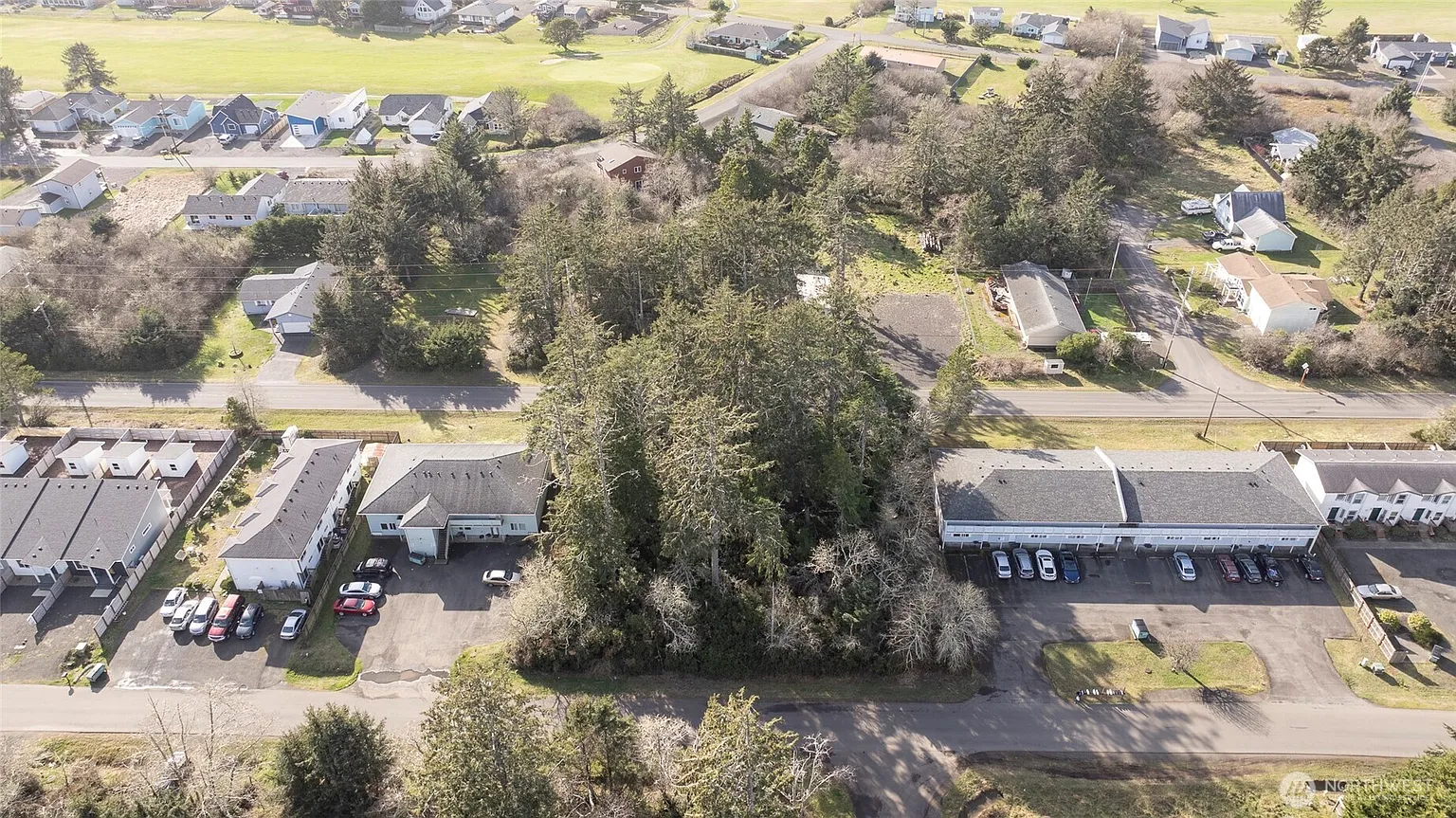 627 Sunset Avenue NE photo 1