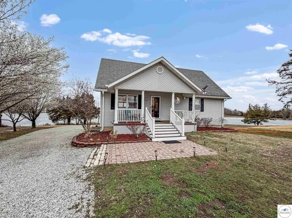 225 Crescent Dr, Lincoln, MO 65338