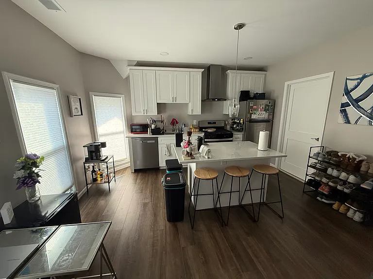 1839 N Oakland Ave #2 — Photo 2