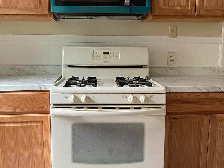 147 Parkdale Ave #1 — Photo 8