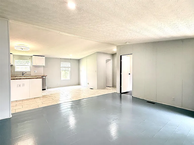 11115 Hayslip Ln — Photo 6
