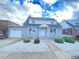 304 Shaler Blvd, Ridgefield, NJ 07657