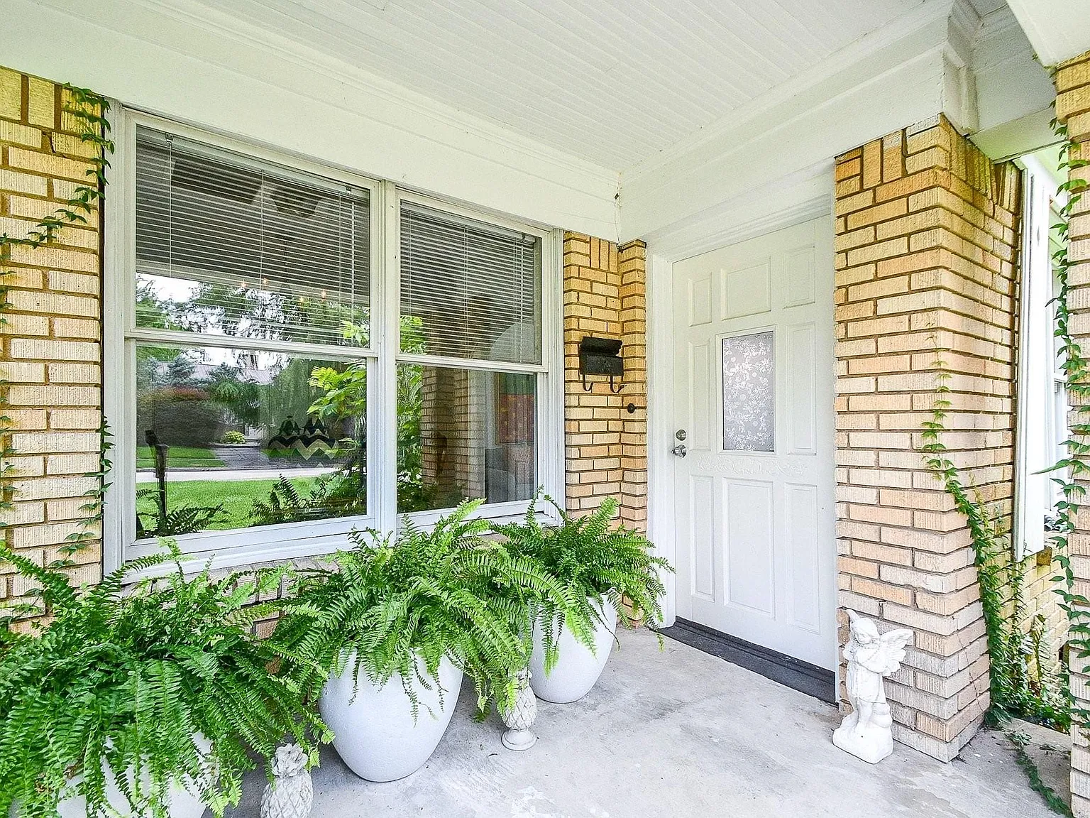 2 bed, 2.0 bath, 1144 sqft, $2,250 — Photo 2