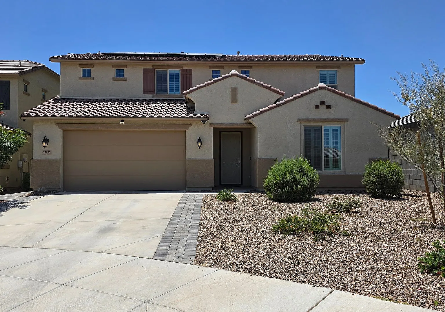 Newer built home with loads of space and SOLAR! — Photo 1