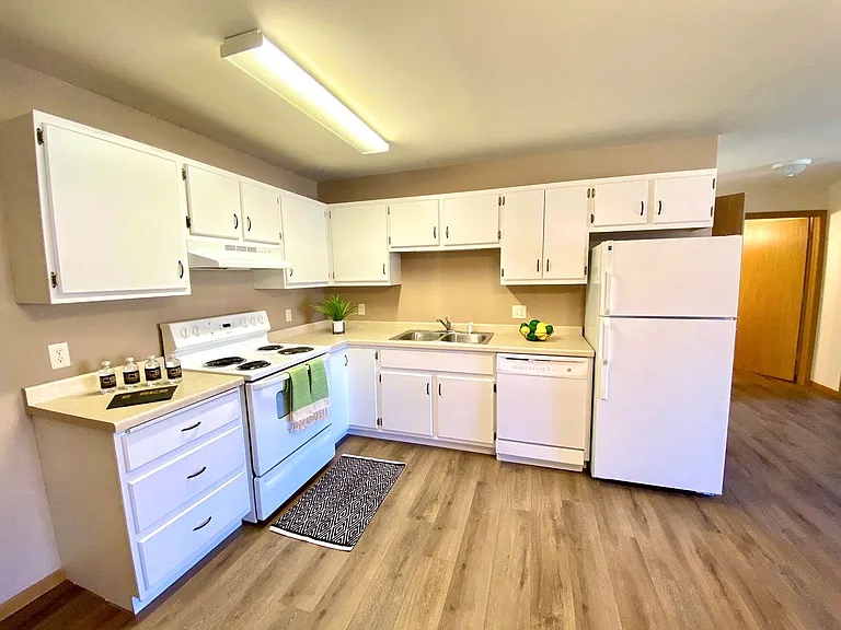 625 E Chesak Ave — Photo 10