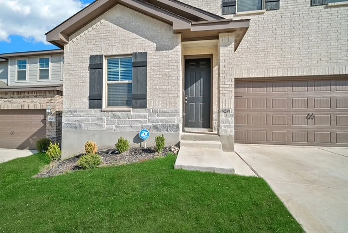 Building Photo - 13131 Braxon Pass