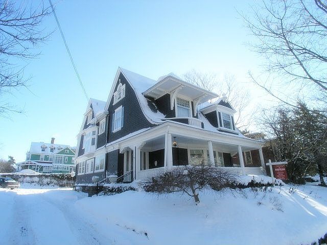 1st image of 400 Fulton St E