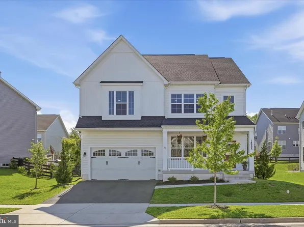 18003 Lake Front Cir, Purcellville, VA 20141